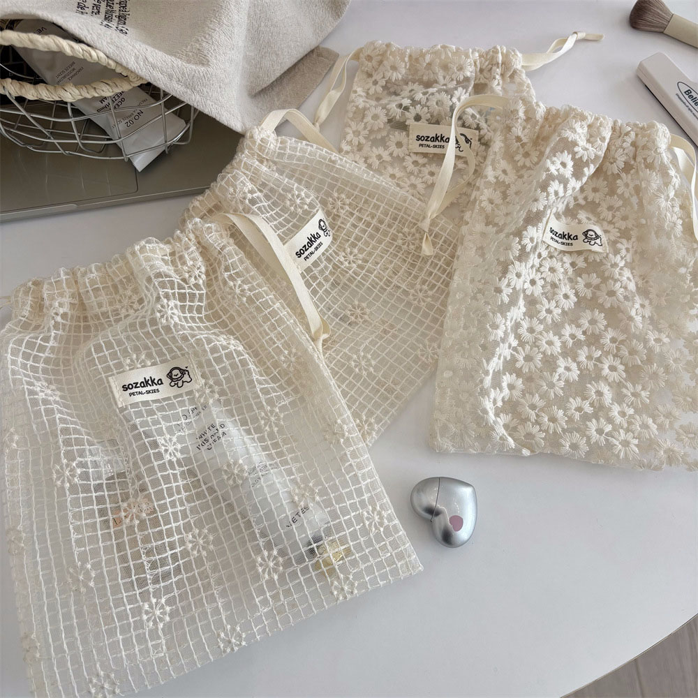 Lace Embroidered Daisy Mesh Dr - Travel Accessories Organizer Bag recension och pris